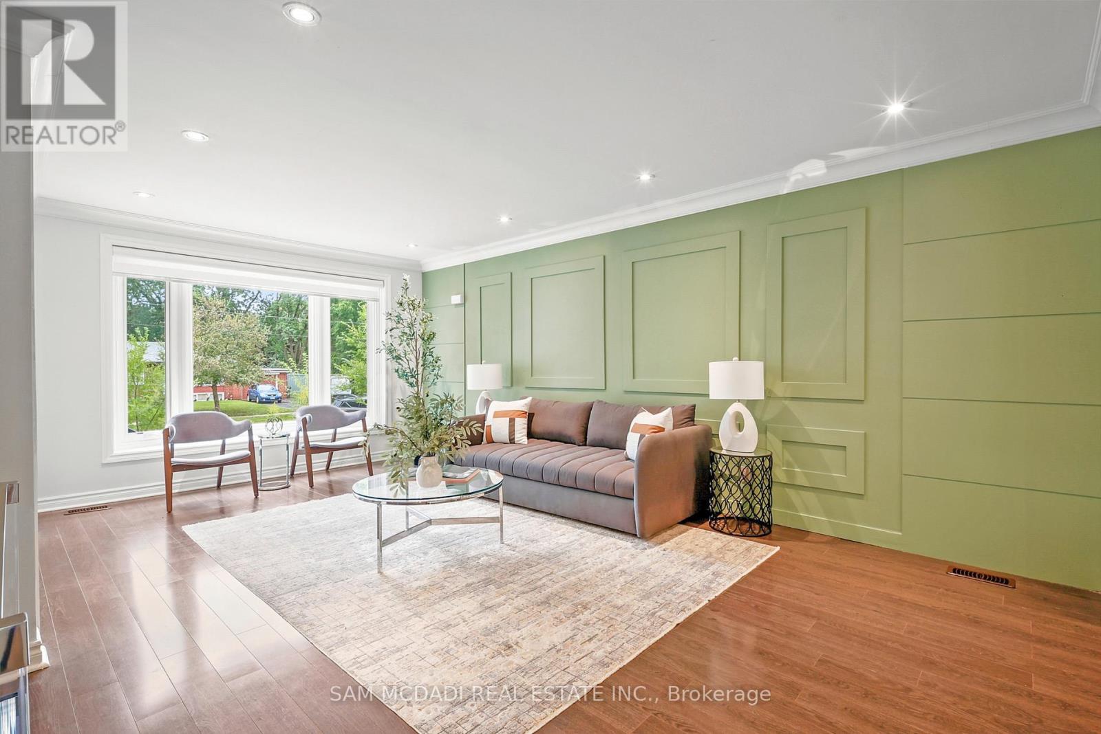 1207 Pinegrove Road, Oakville, Ontario  L6L 2W8 - Photo 8 - W13777342
