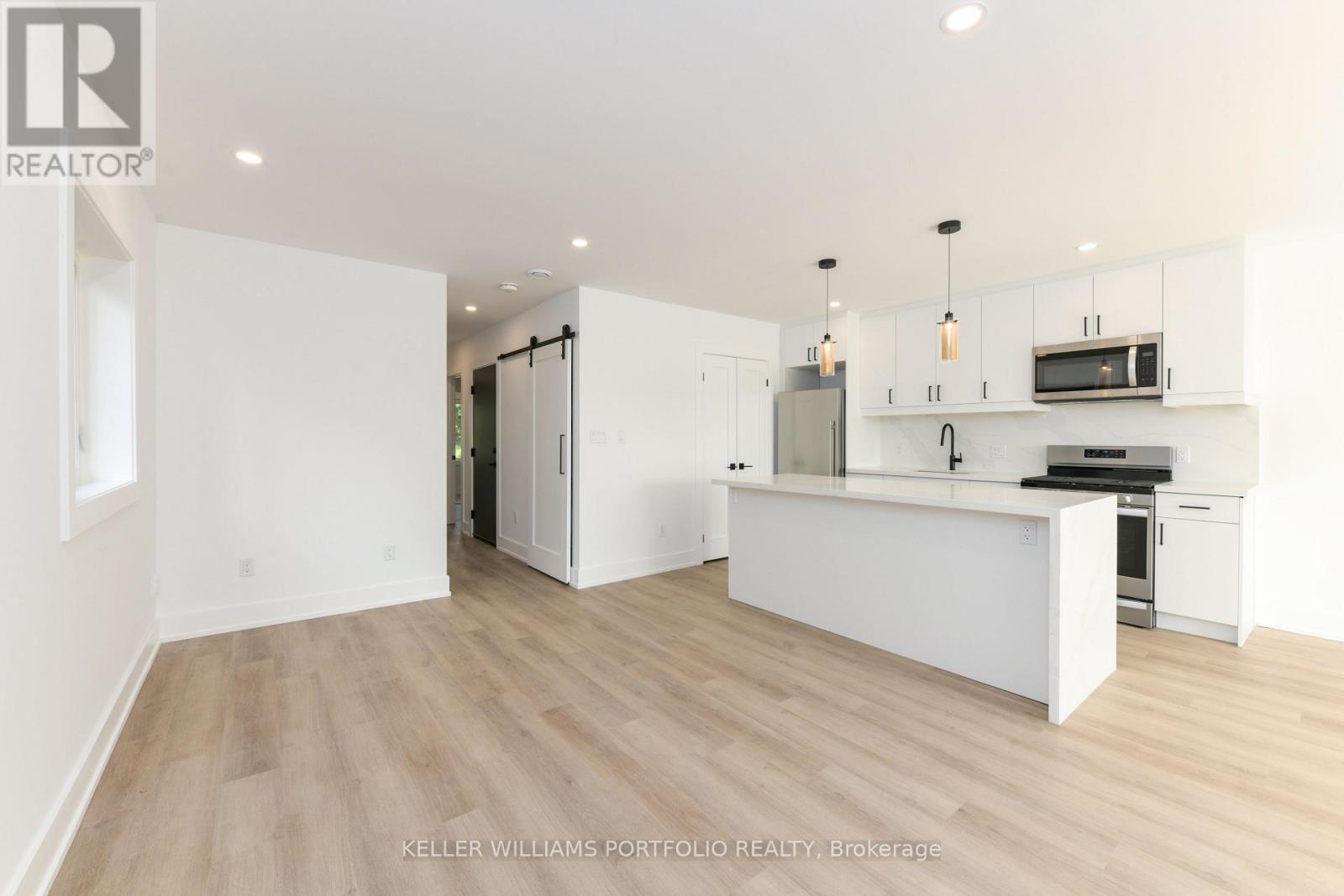 4 - 269 Donlands Avenue, Toronto, Ontario  M4J 3R5 - Photo 5 - E13776752