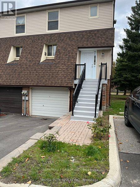 11 YELLOW BIRCH WAY, Toronto, Ontario