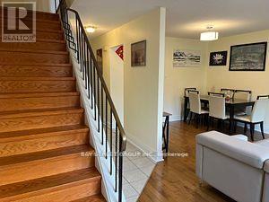 11 Yellow Birch Way, Toronto, Ontario  M2H 2S9 - Photo 2 - C13777352