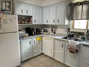 11 Yellow Birch Way, Toronto, Ontario  M2H 2S9 - Photo 4 - C13777352
