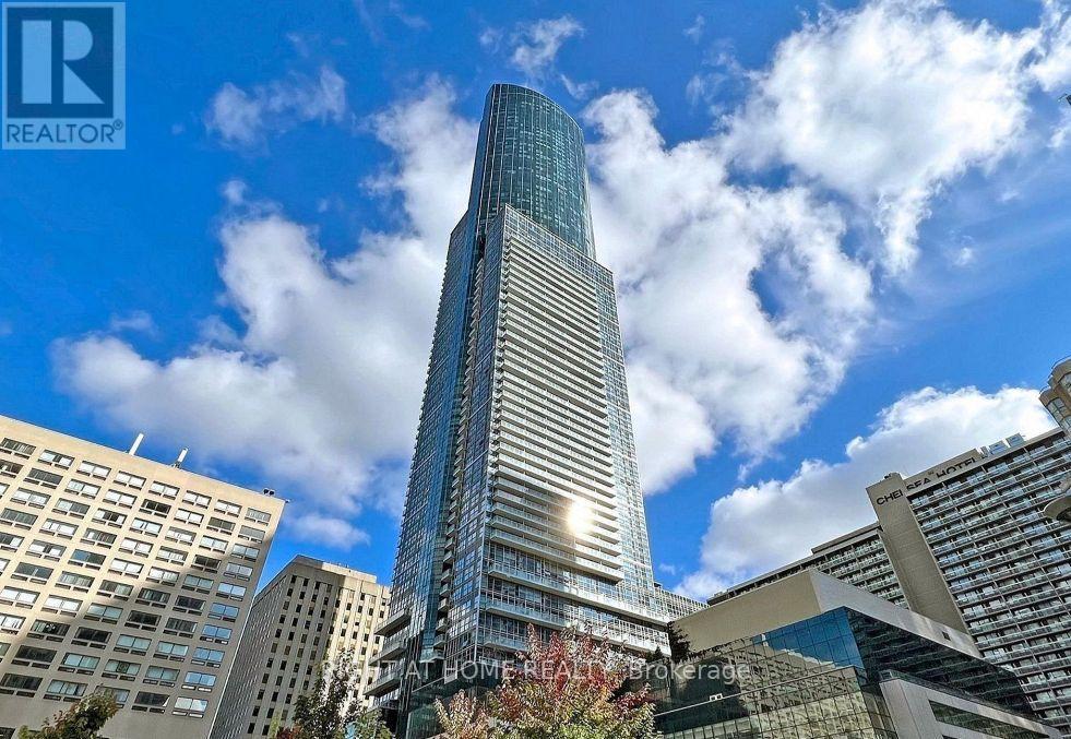 2213 - 386 YONGE STREET, Toronto, Ontario