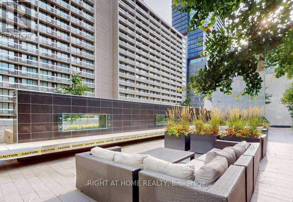 2213 - 386 Yonge Street, Toronto, Ontario  M5B 0A5 - Photo 9 - C13777364