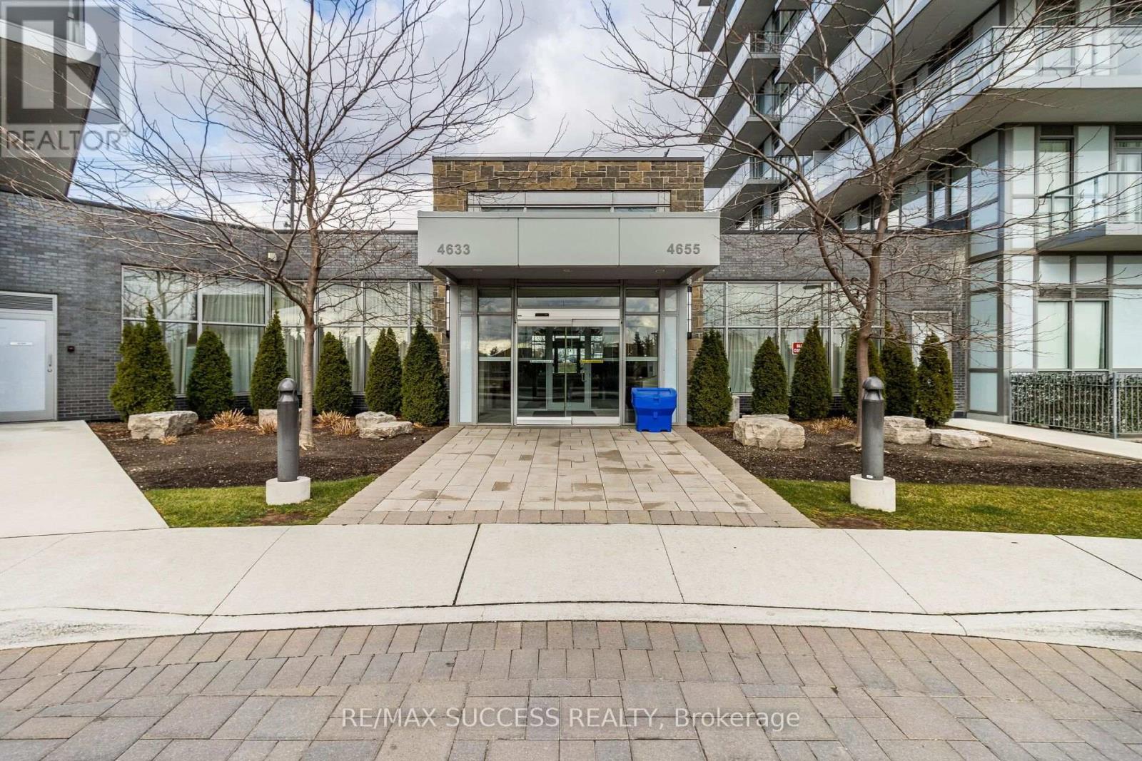 4655 Glen Erin Drive, Mississauga, Ontario  L5M 0Z1 - Photo 2 - W13777354