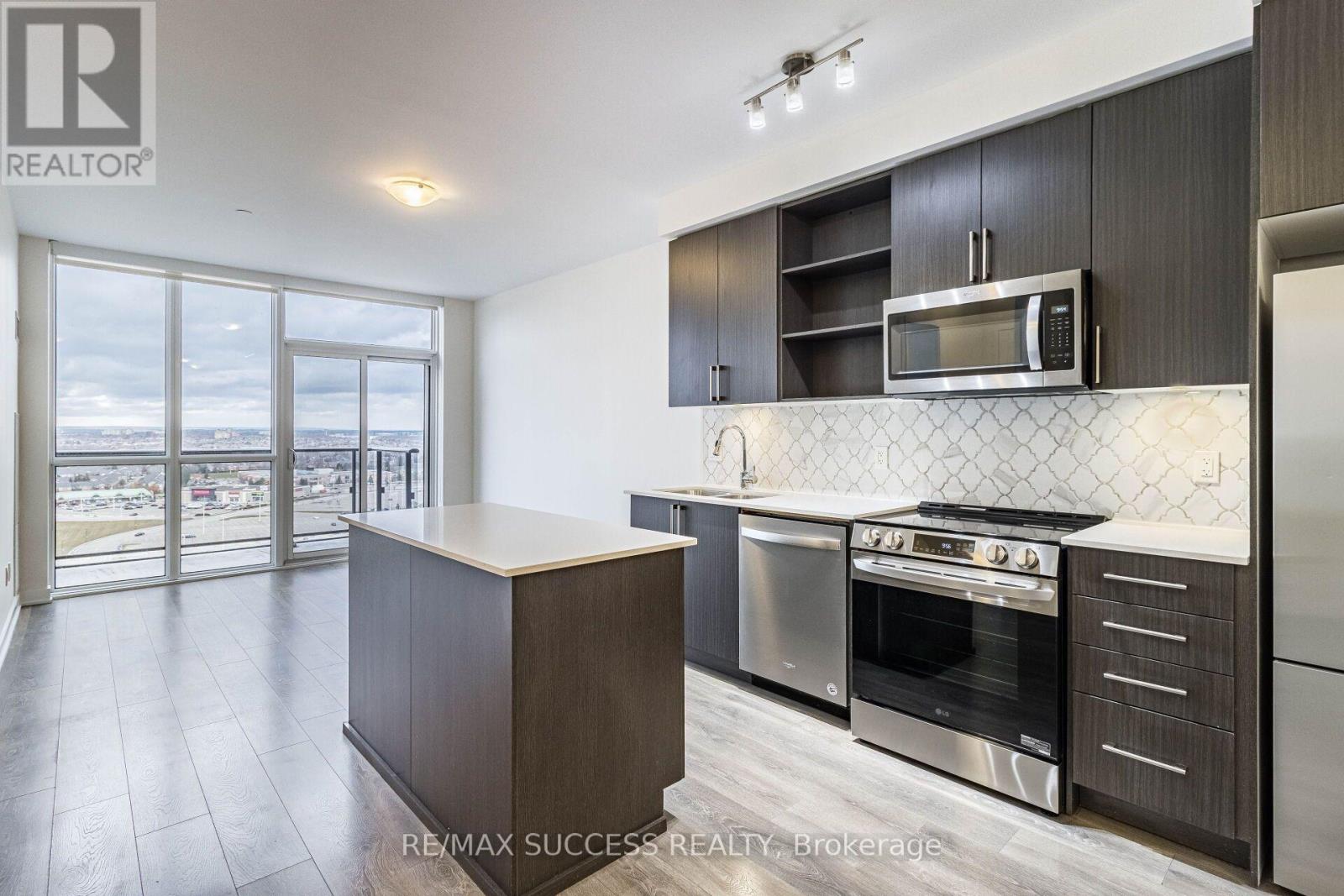 4655 Glen Erin Drive, Mississauga, Ontario  L5M 0Z1 - Photo 8 - W13777354