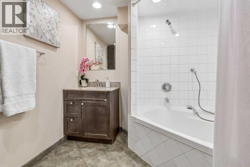 35 Dovercliffe Way SE, Calgary, Alberta  T2B 1W6 - Photo 28 - A2341223