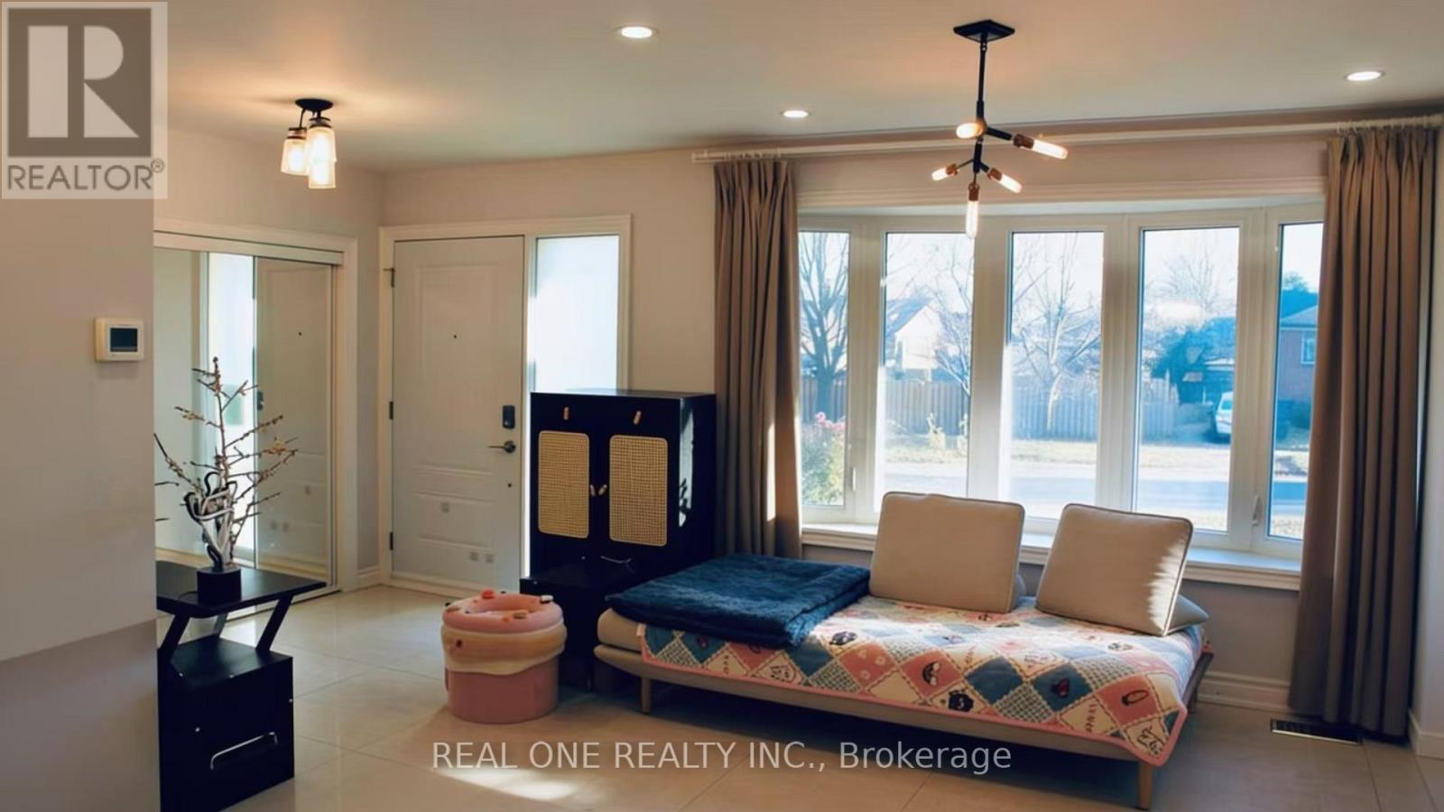 69 Stanwell Drive, Toronto, Ontario  M1P 4H6 - Photo 2 - E13777372
