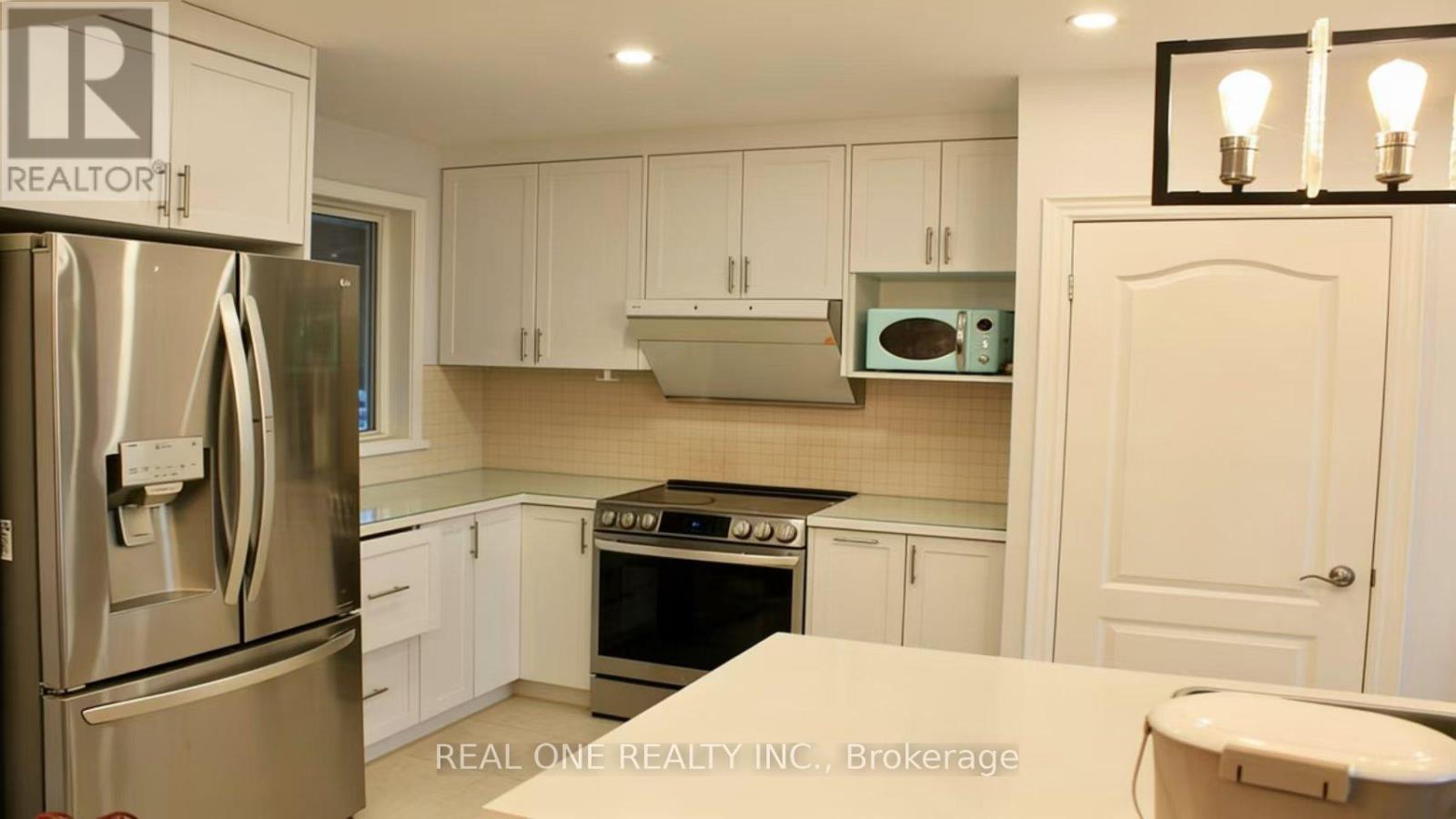 69 Stanwell Drive, Toronto, Ontario  M1P 4H6 - Photo 3 - E13777372