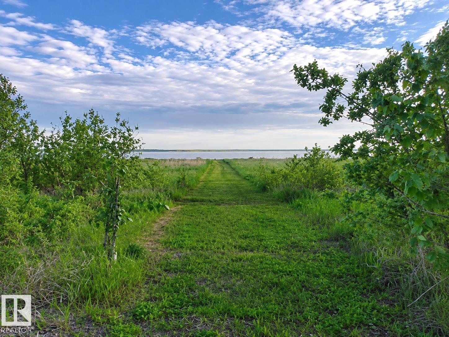 #179 51551 RGE RD 212 A E photo 9