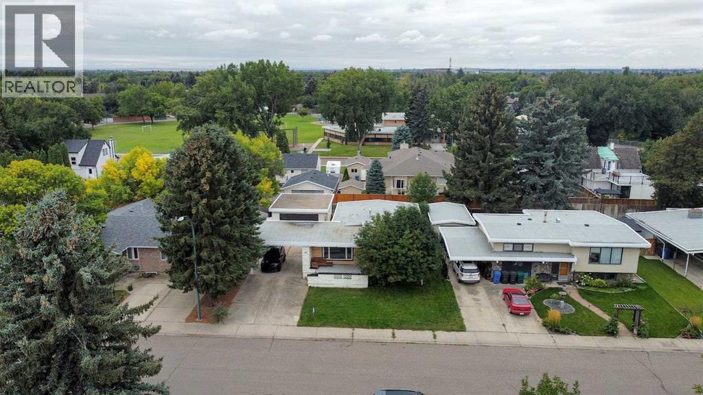 426 Normandy Road S, Lethbridge, Alberta  T1J 3Y1 - Photo 2 - A2343504