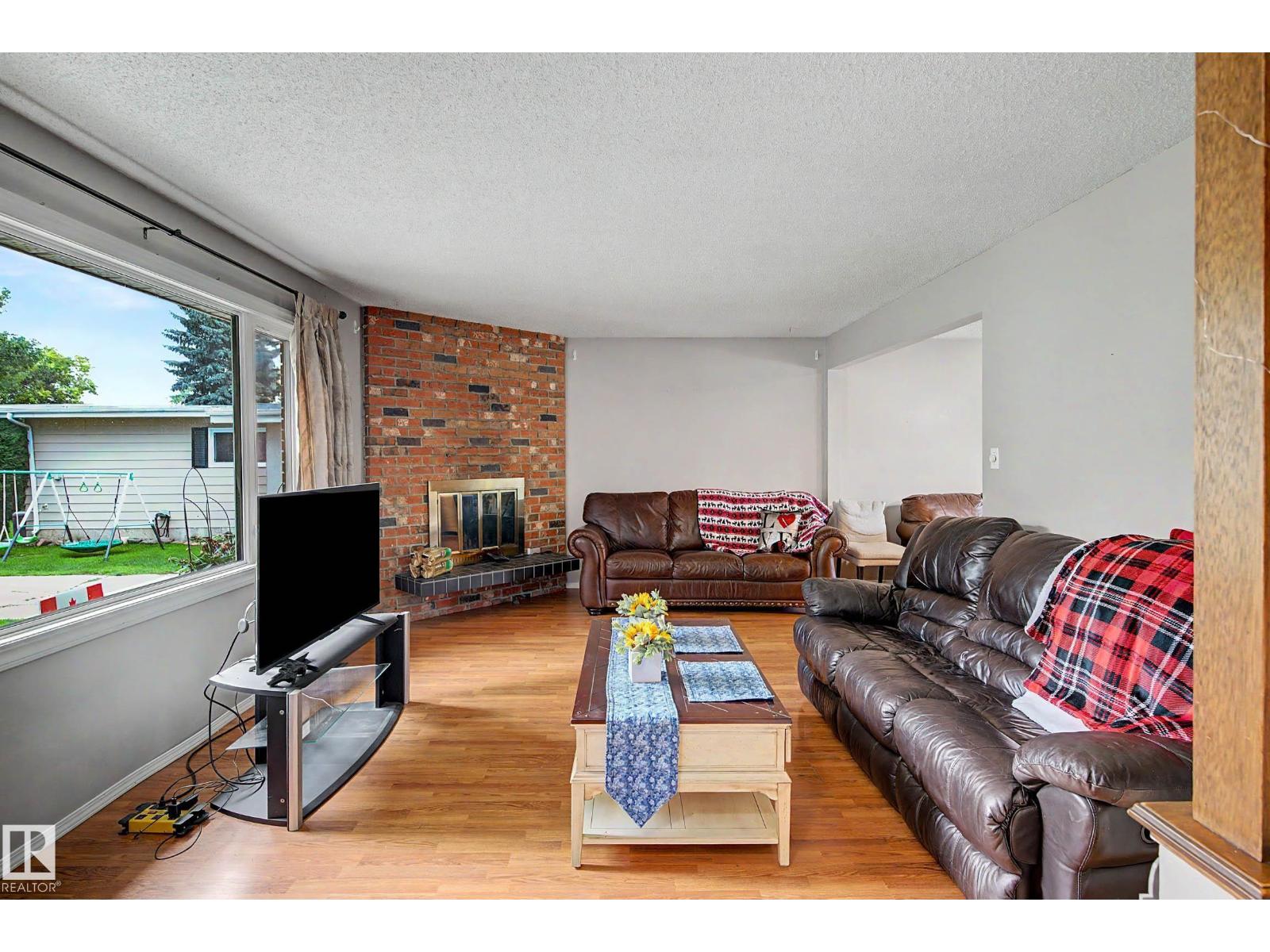 23 Montcalm Cr, St. Albert, Alberta  T8N 2C8 - Photo 4 - E4508503