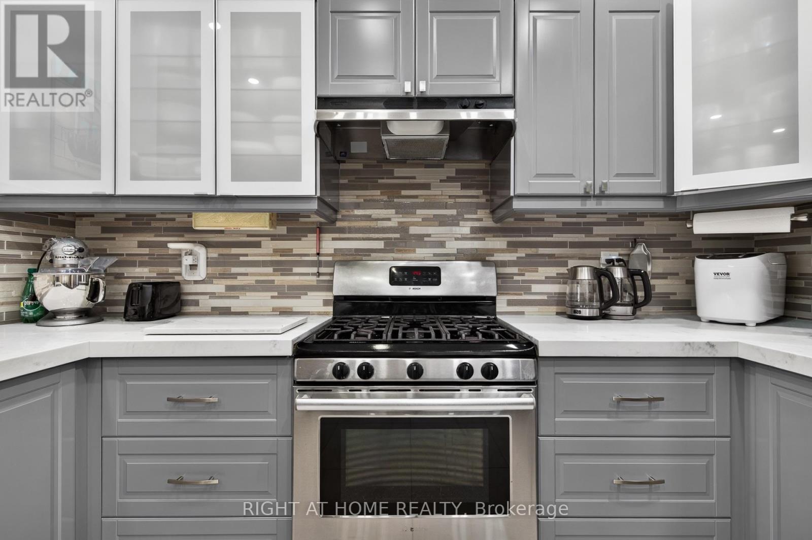 4 Forest Run Boulevard, Vaughan, Ontario  L4K 5J8 - Photo 11 - N13751288
