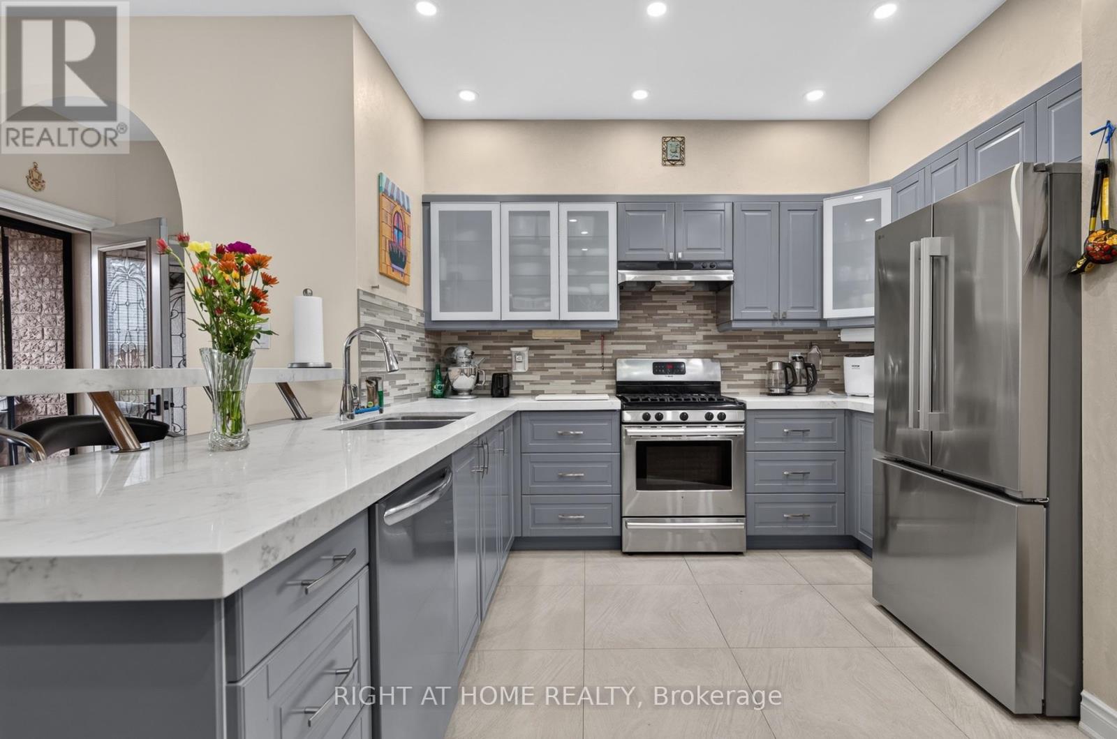 4 Forest Run Boulevard, Vaughan, Ontario  L4K 5J8 - Photo 10 - N13751288