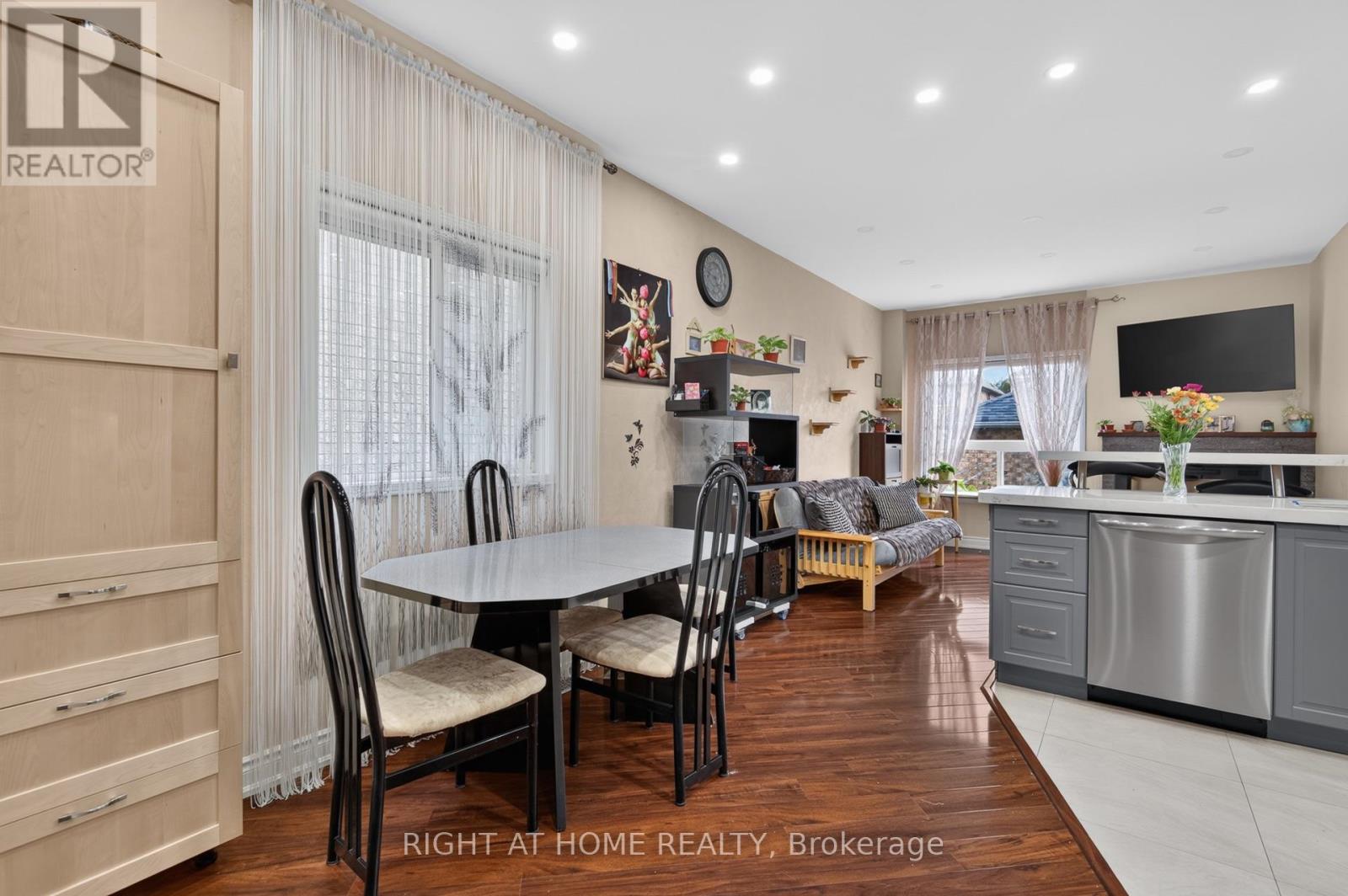 4 Forest Run Boulevard, Vaughan, Ontario  L4K 5J8 - Photo 8 - N13751288