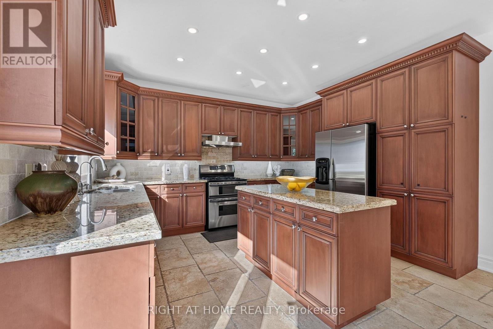 23 Mackay Drive, Richmond Hill, Ontario  L4C 6N9 - Photo 20 - N13777410