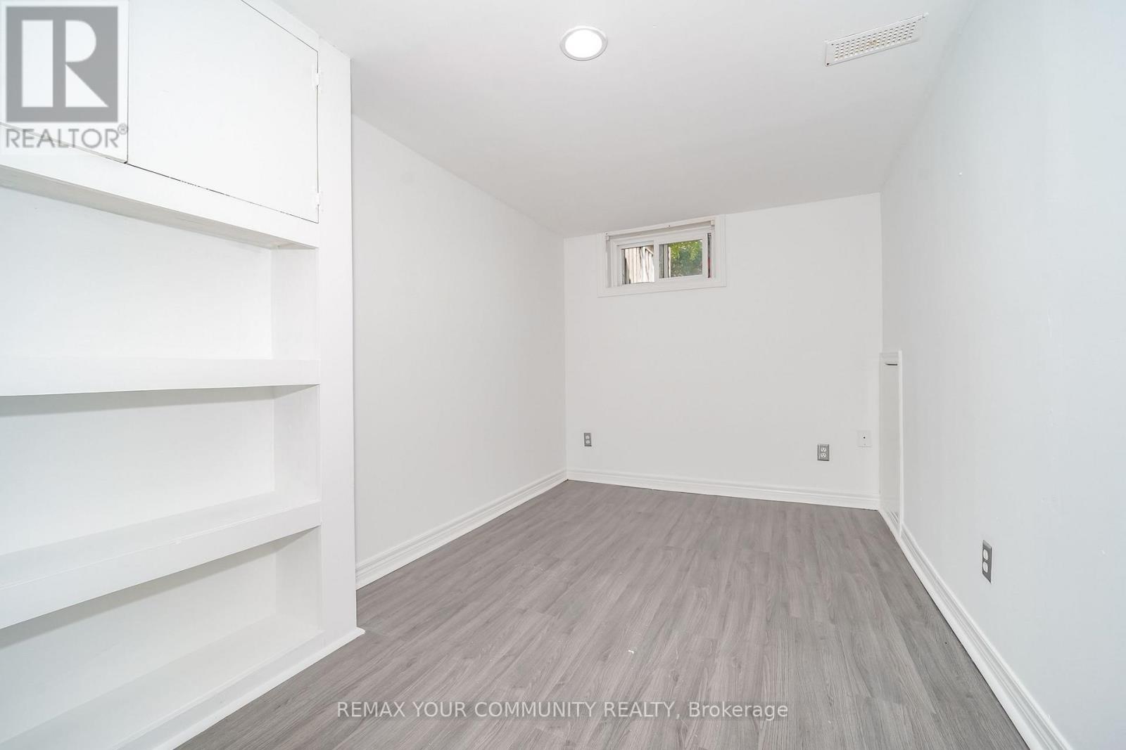 102 Hearst Circle, Toronto, Ontario  M6M 2V1 - Photo 22 - W13772398