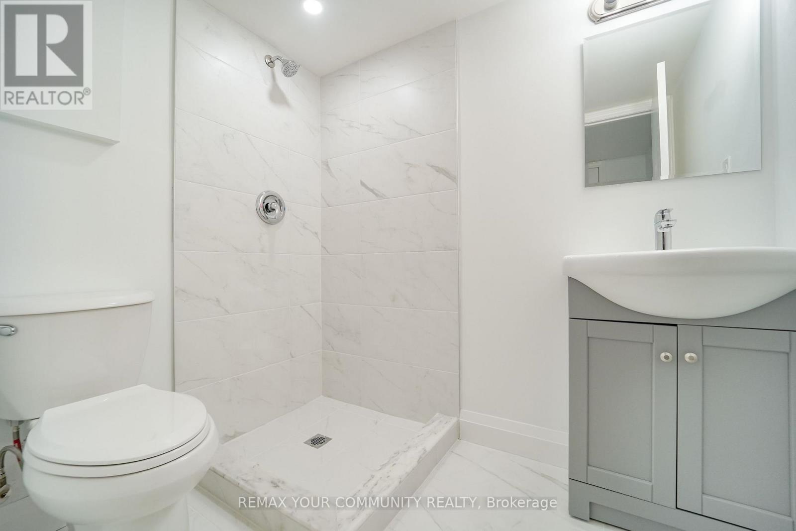 102 Hearst Circle, Toronto, Ontario  M6M 2V1 - Photo 25 - W13772398