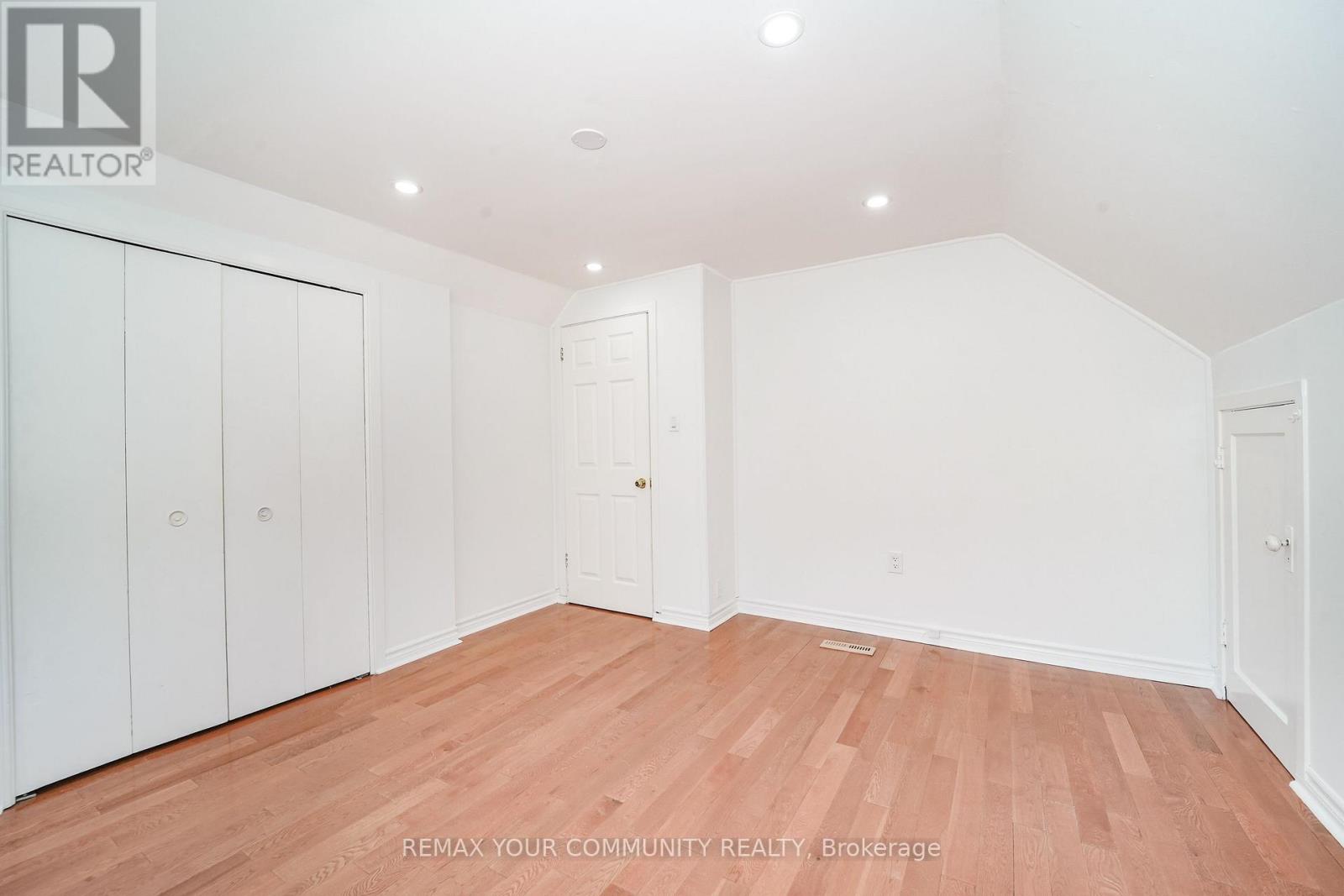 102 Hearst Circle, Toronto, Ontario  M6M 2V1 - Photo 15 - W13772398