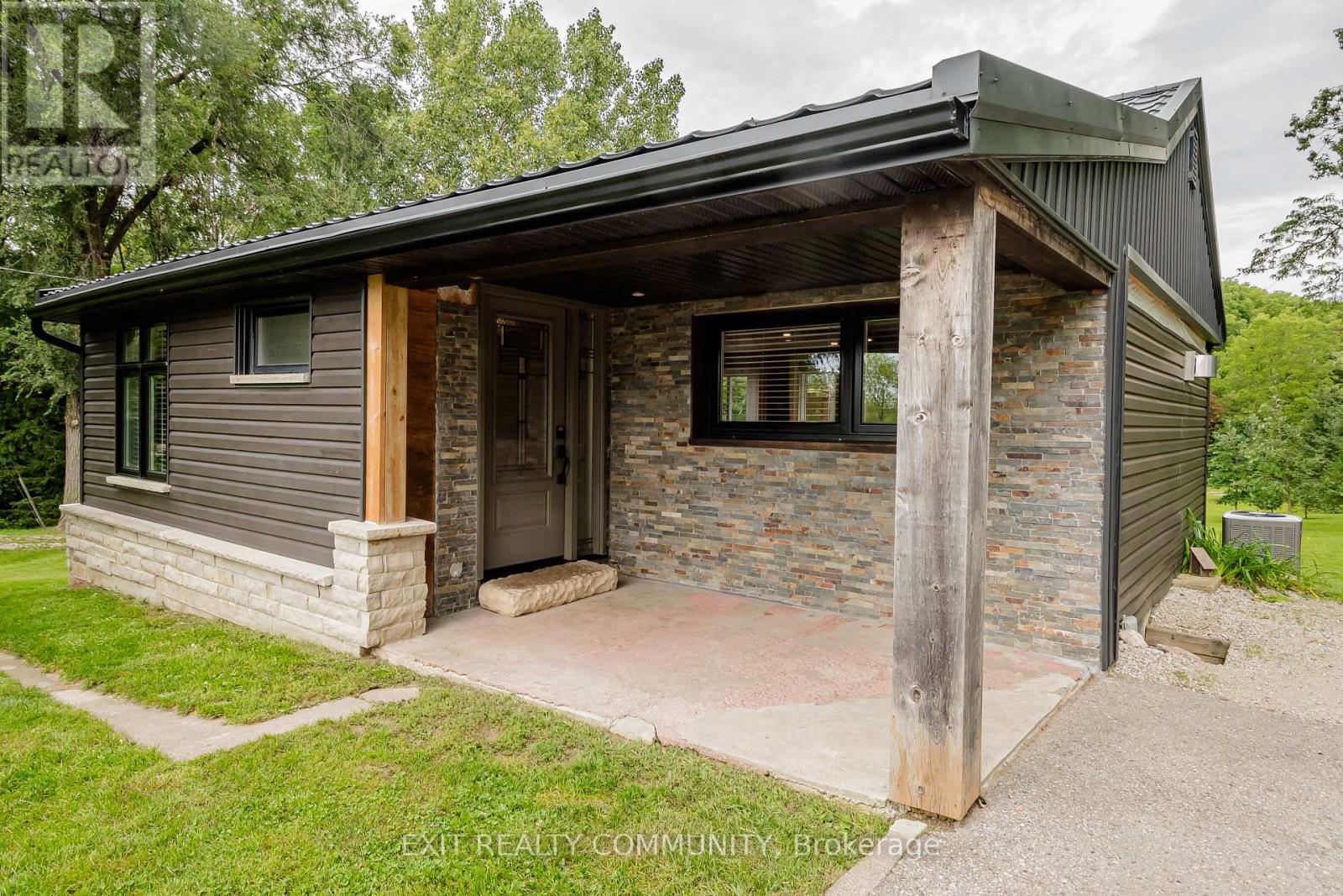 22530 Coldstream Road, Middlesex Centre, Ontario  N0L 1R0 - Photo 2 - X13776930