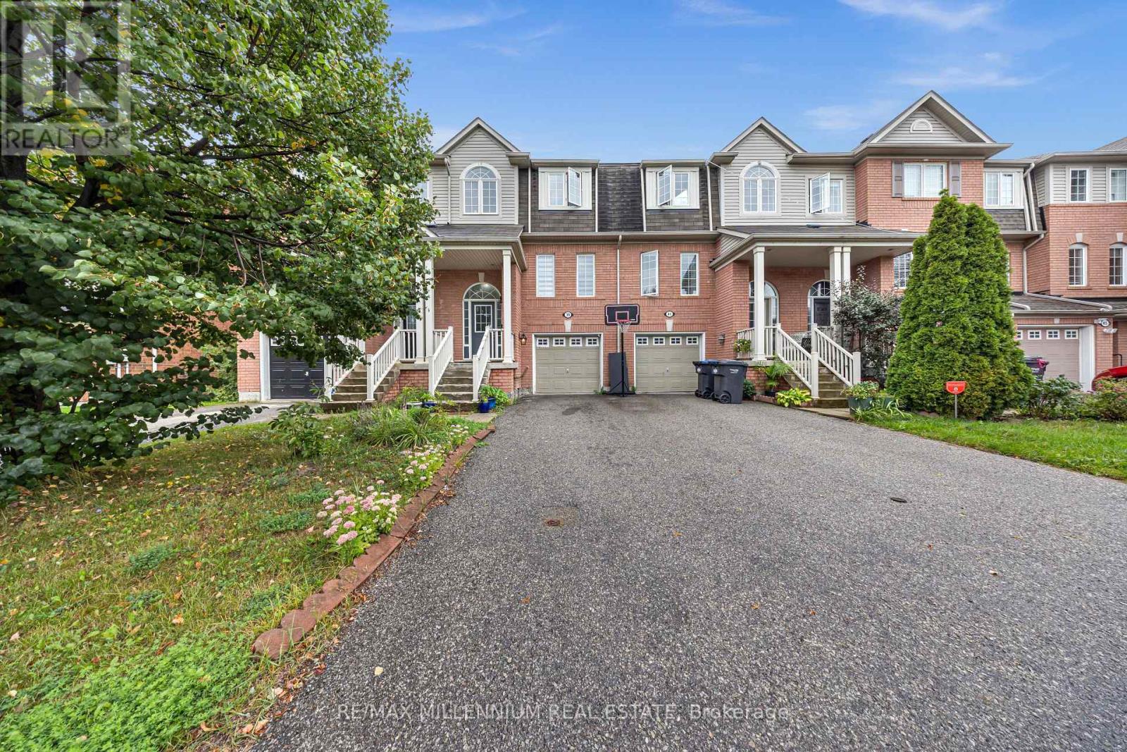 39 DECKER HOLLOW CIRCLE, Brampton, Ontario