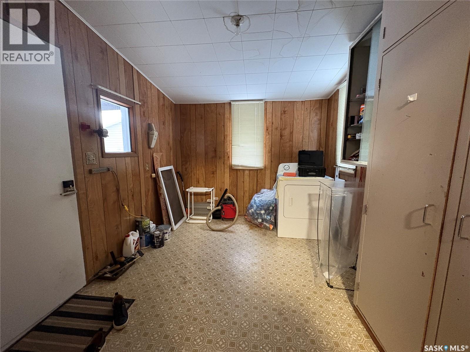 107 2nd Street S, Cabri, Saskatchewan  S0N 0J0 - Photo 3 - SK048314