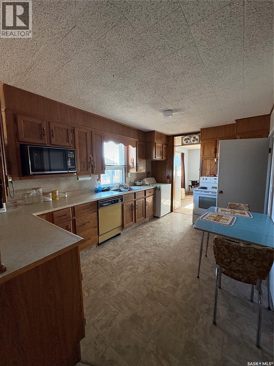 107 2nd Street S, Cabri, Saskatchewan  S0N 0J0 - Photo 4 - SK048314
