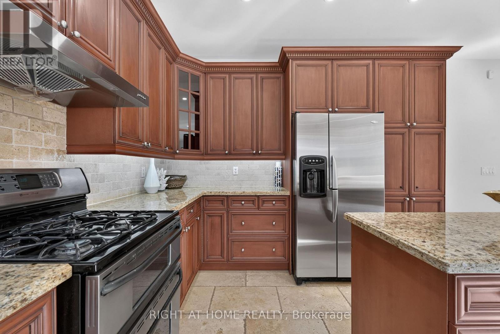23 Mackay Drive, Richmond Hill, Ontario  L4C 6N9 - Photo 22 - N13777410