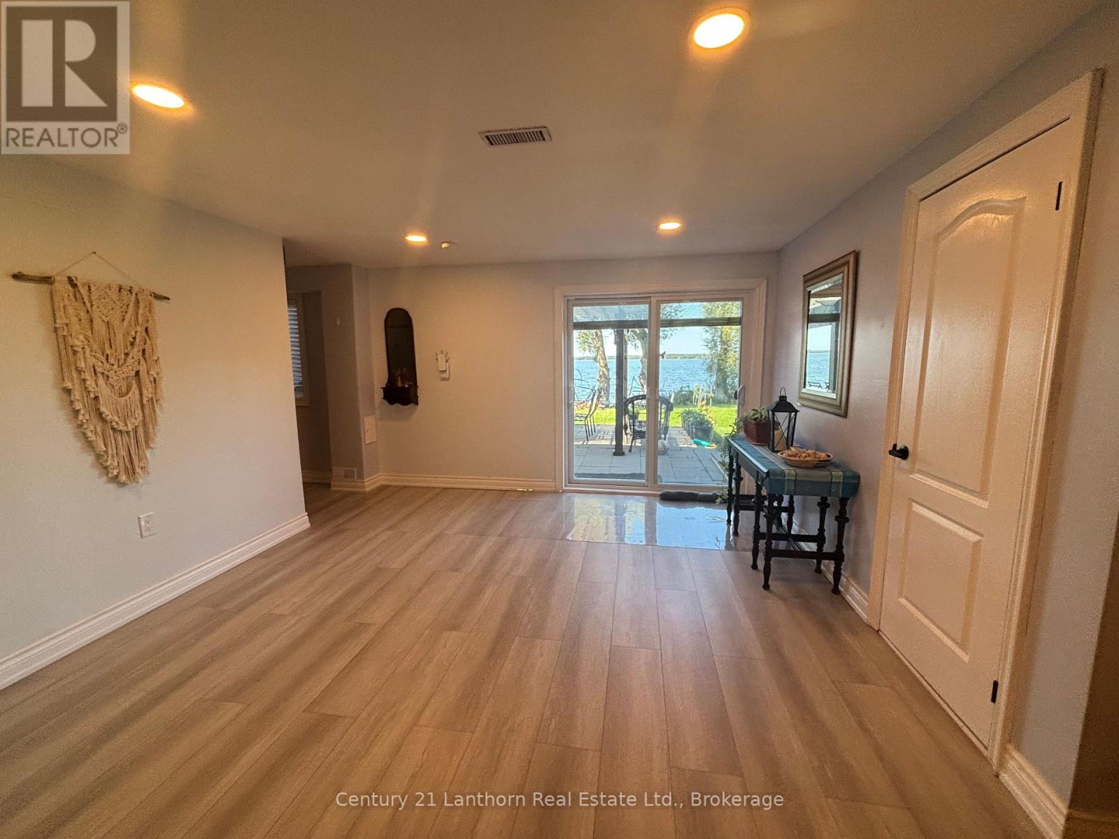 Lower Unit - 3 Solmes Street, Prince Edward County, Ontario  K0K 2T0 - Photo 2 - X13777432