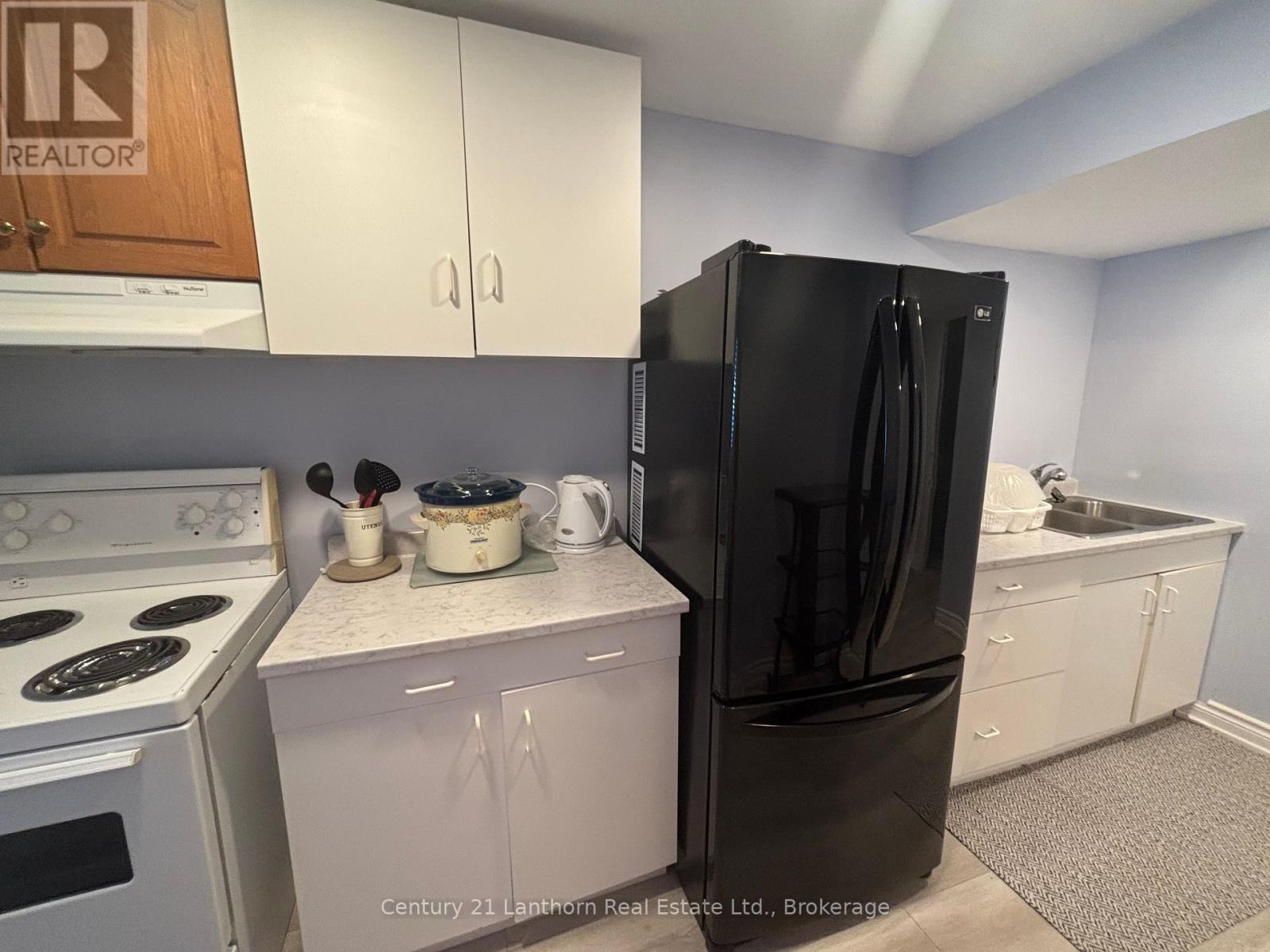 Lower Unit - 3 Solmes Street, Prince Edward County, Ontario  K0K 2T0 - Photo 7 - X13777432