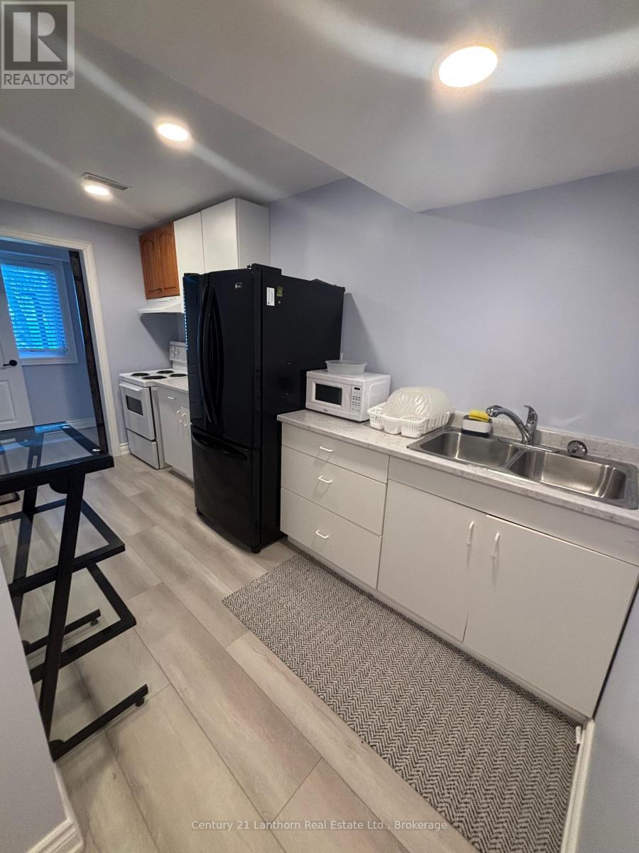 Lower Unit - 3 Solmes Street, Prince Edward County, Ontario  K0K 2T0 - Photo 8 - X13777432