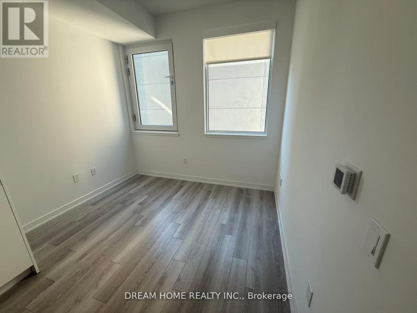 702 - 238 Simcoe Street, Toronto, Ontario  M5T 0E2 - Photo 2 - C13777438