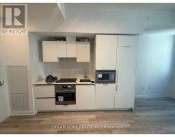 702 - 238 SIMCOE STREET, Toronto, Ontario
