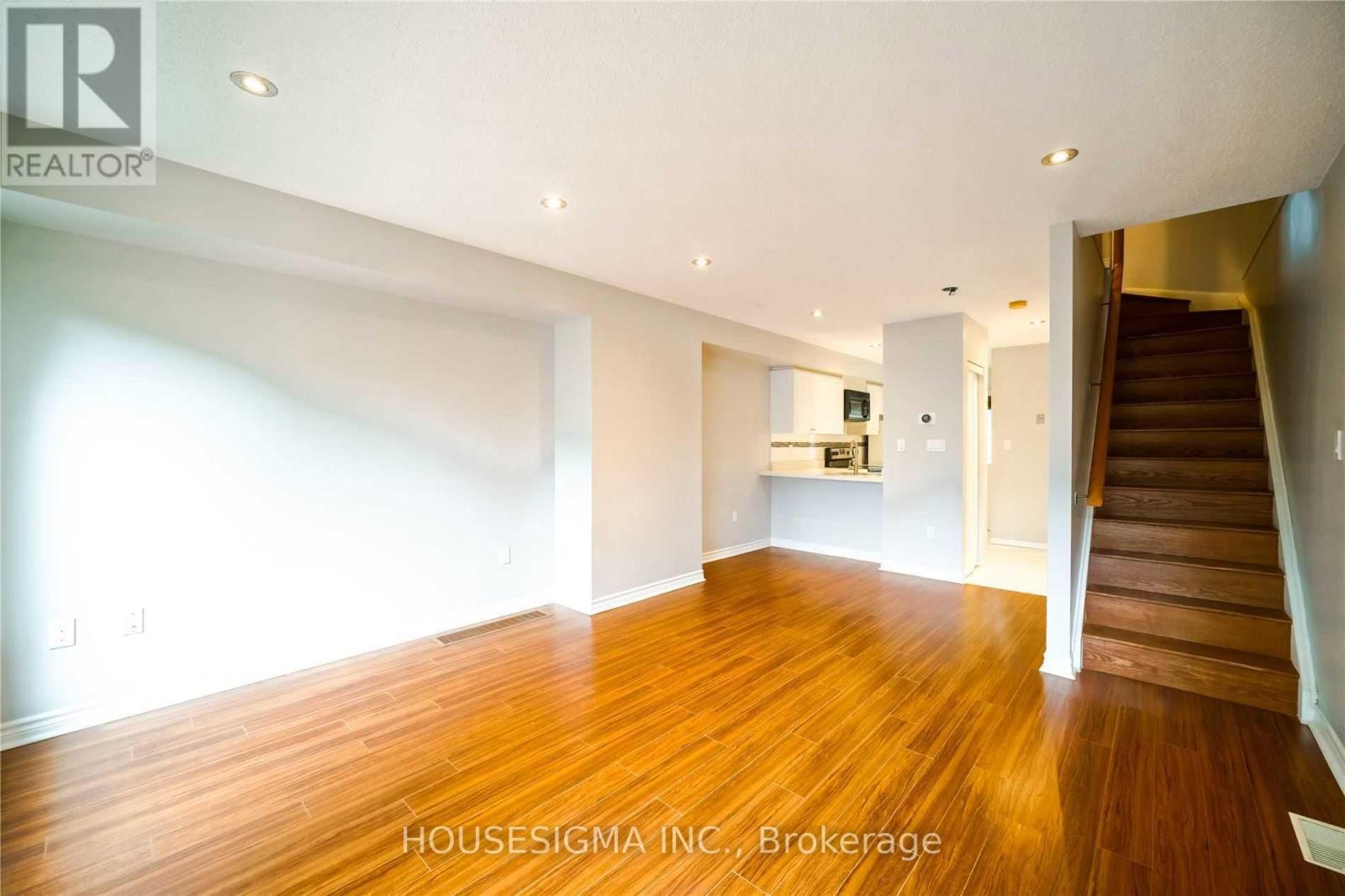 21 - 80 Strathaven Drive, Mississauga, Ontario  L5R 3V9 - Photo 5 - W13777434