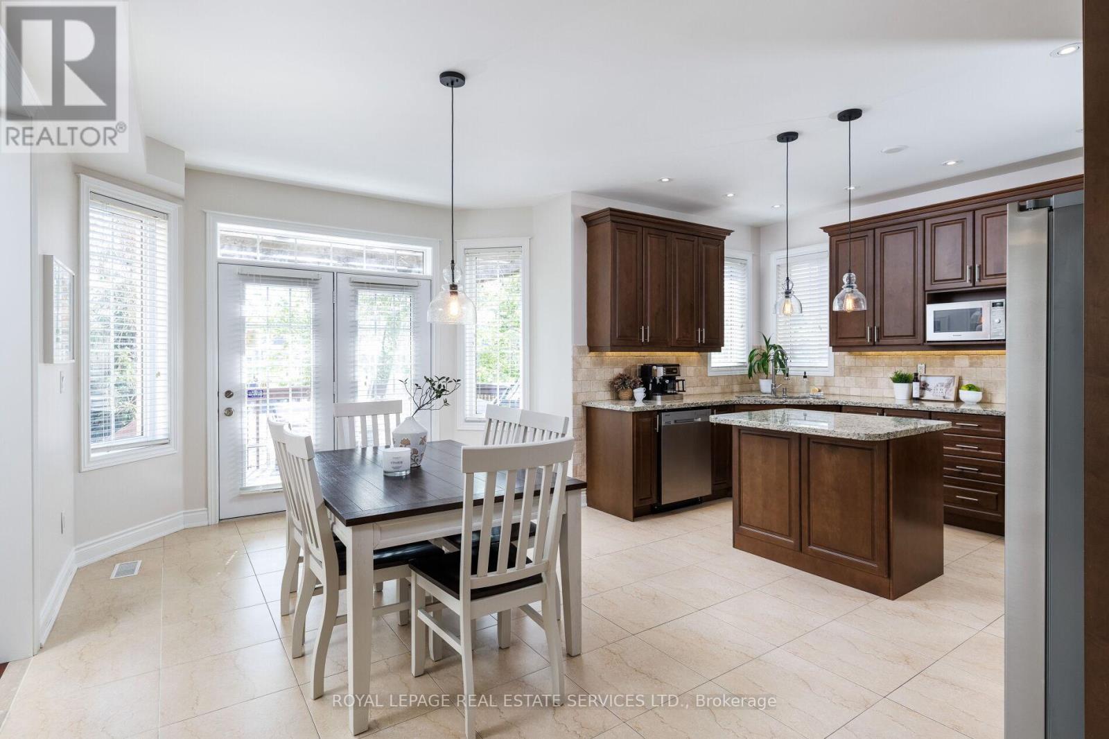 147 Innville Crescent, Oakville, Ontario  L6L 0B8 - Photo 10 - W13777442