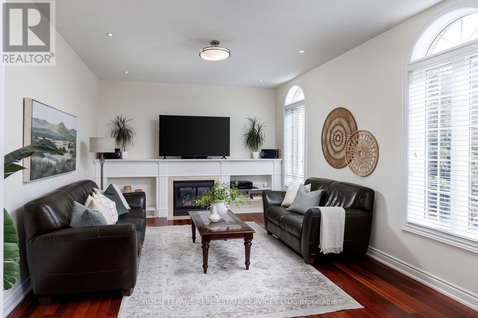 147 Innville Crescent, Oakville, Ontario  L6L 0B8 - Photo 2 - W13777442