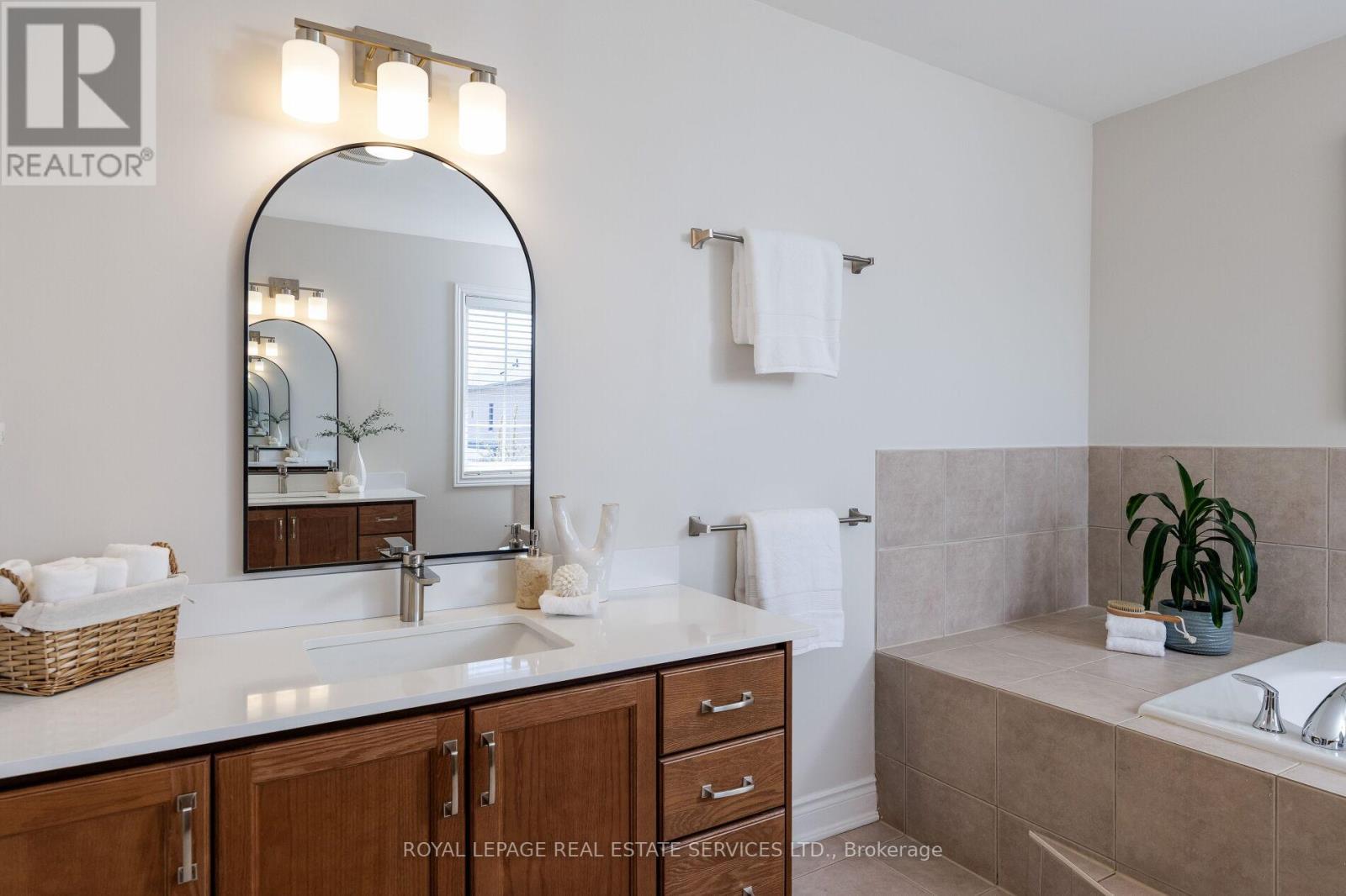 147 Innville Crescent, Oakville, Ontario  L6L 0B8 - Photo 22 - W13777442