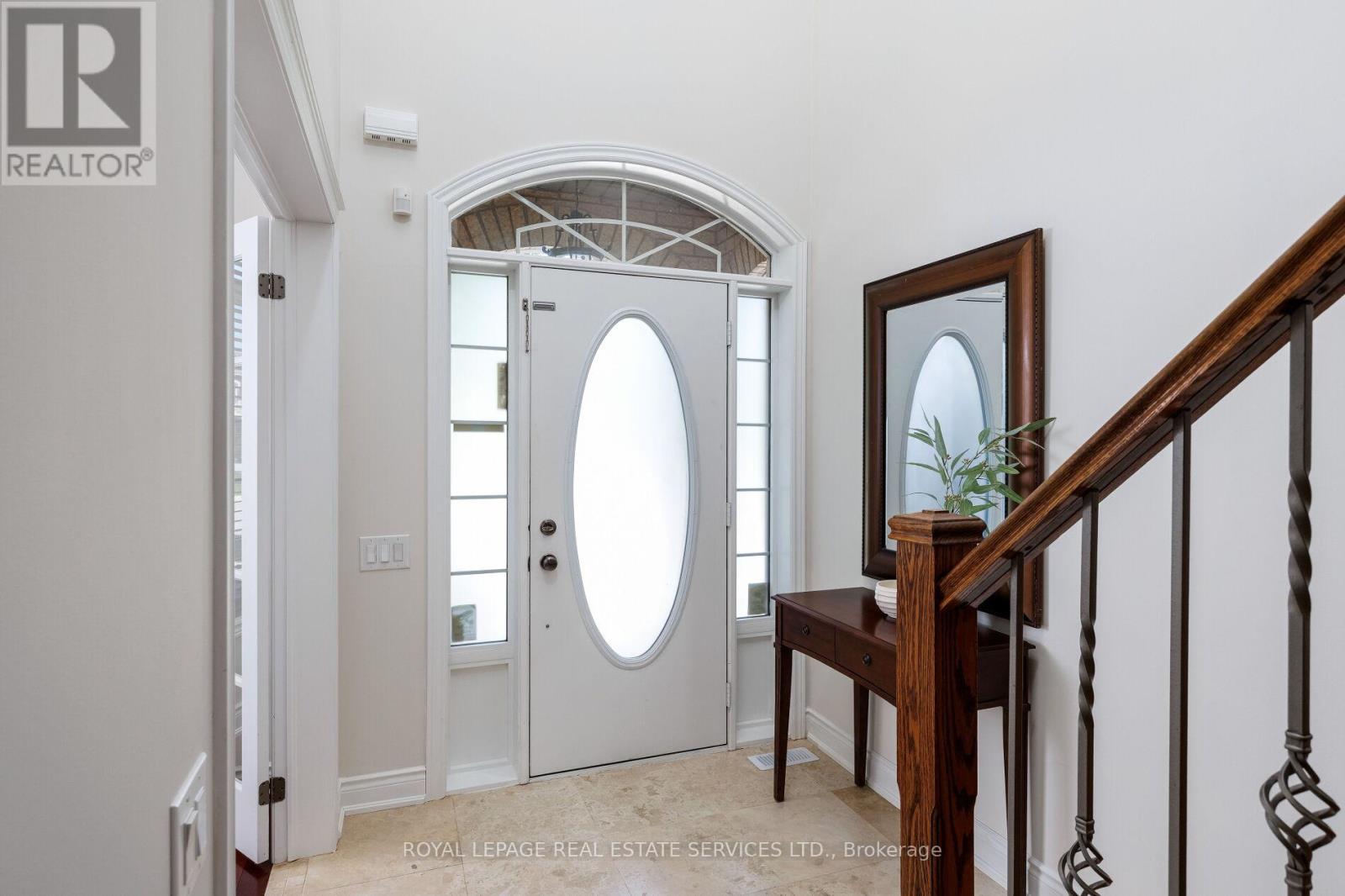 147 Innville Crescent, Oakville, Ontario  L6L 0B8 - Photo 4 - W13777442