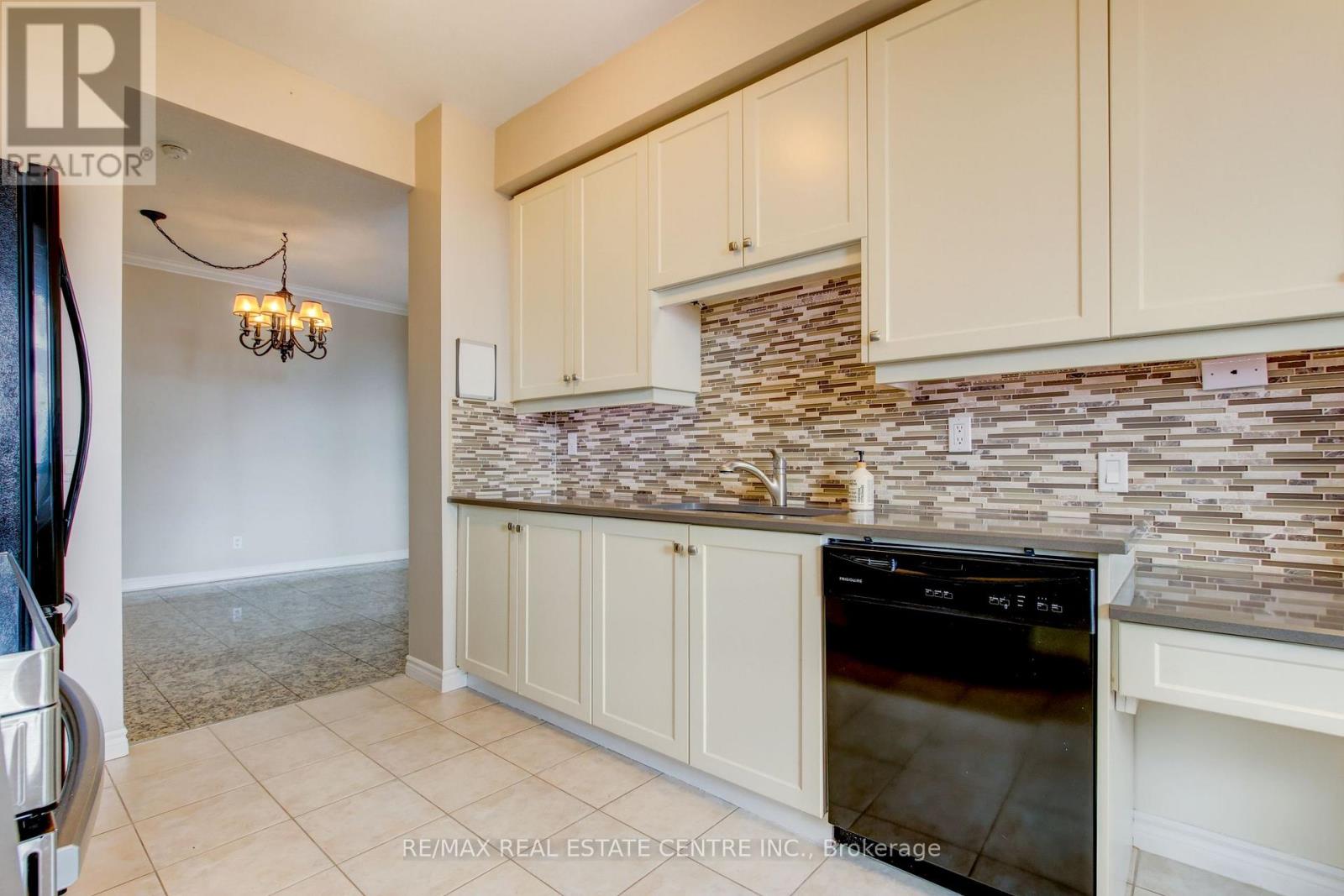 1202 - 1 Belvedere Court, Brampton, Ontario  L6V 4M6 - Photo 18 - W13777452