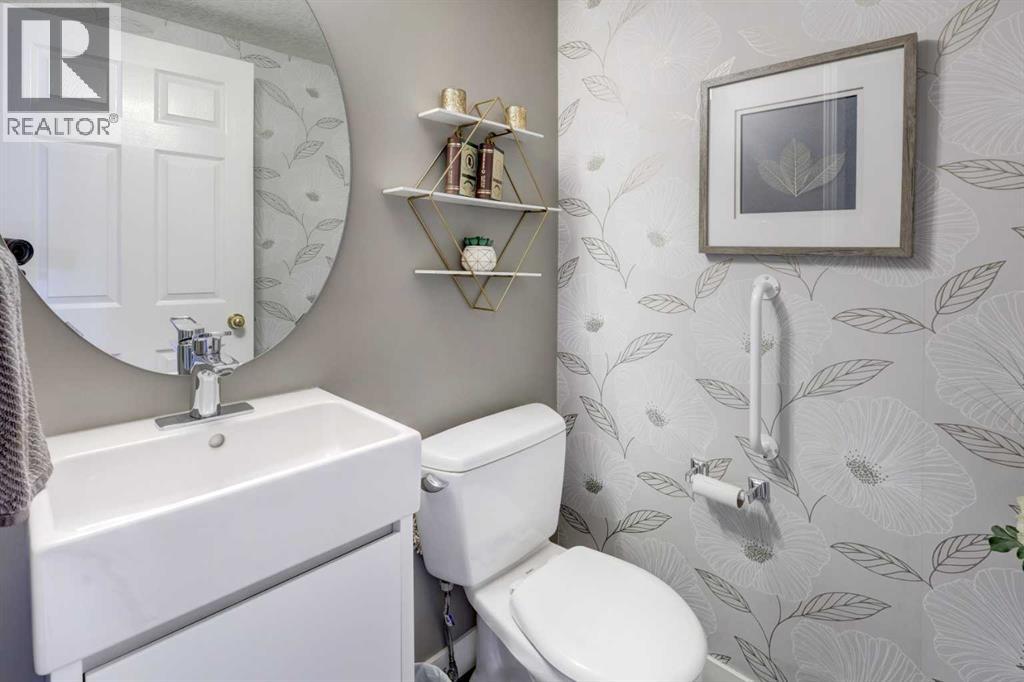 35 Hidden Creek Rise Nw, Calgary, Alberta T3A 6L3 - Photo 14 - A2318682