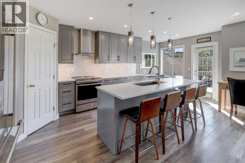 35 Hidden Creek Rise Nw, Calgary, Alberta T3A 6L3 - Photo 4 - A2318682