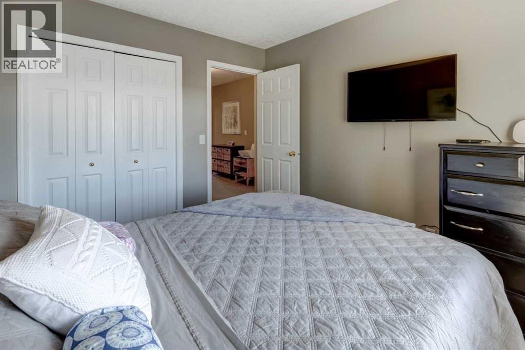 35 Hidden Creek Rise Nw, Calgary, Alberta T3A 6L3 - Photo 22 - A2318682