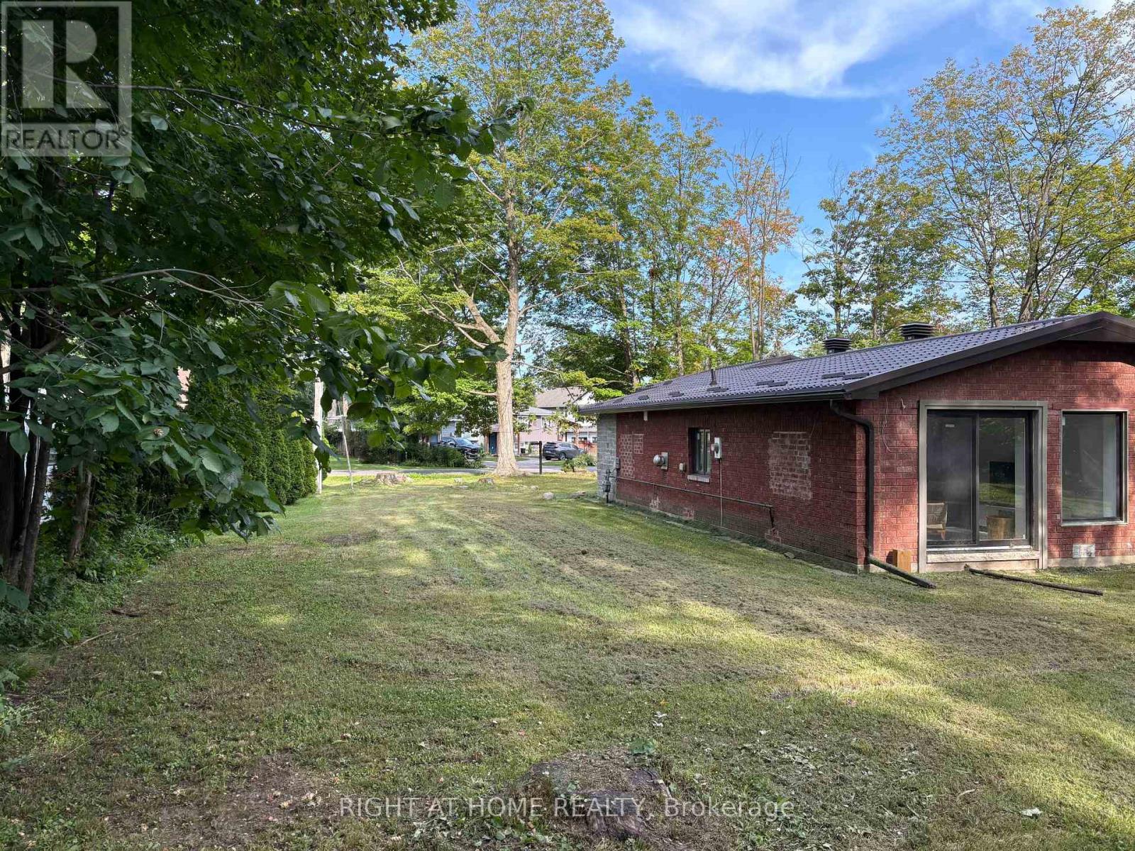 2012 Inglewood Drive, Innisfil, Ontario  L9S 1Z1 - Photo 16 - N13777460