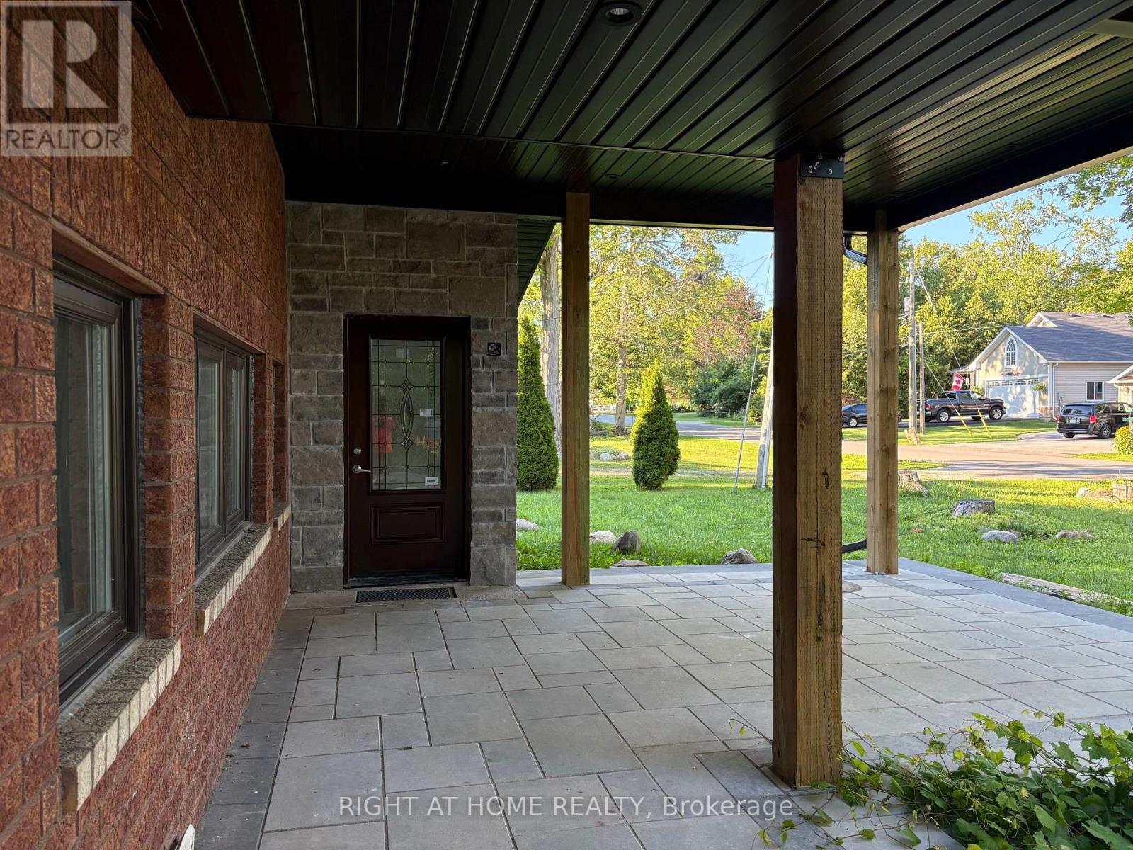 2012 Inglewood Drive, Innisfil, Ontario  L9S 1Z1 - Photo 2 - N13777460