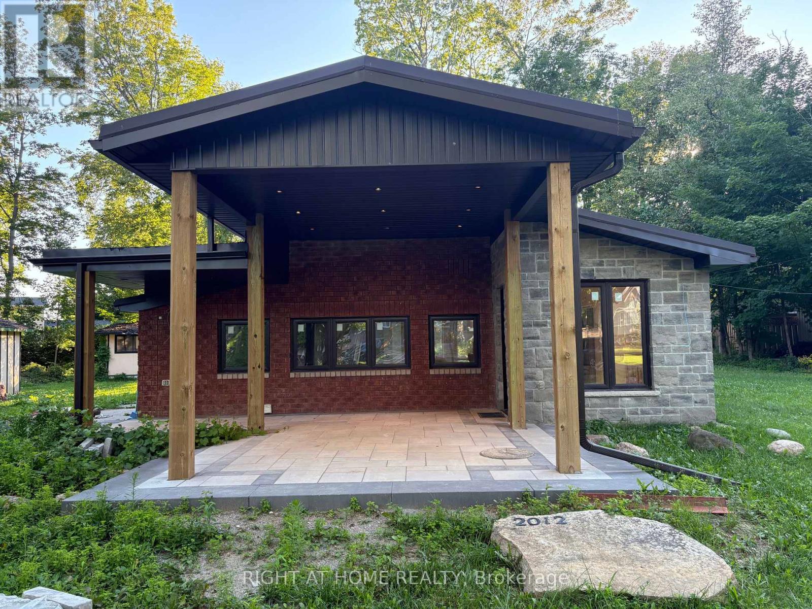 2012 Inglewood Drive, Innisfil, Ontario  L9S 1Z1 - Photo 3 - N13777460