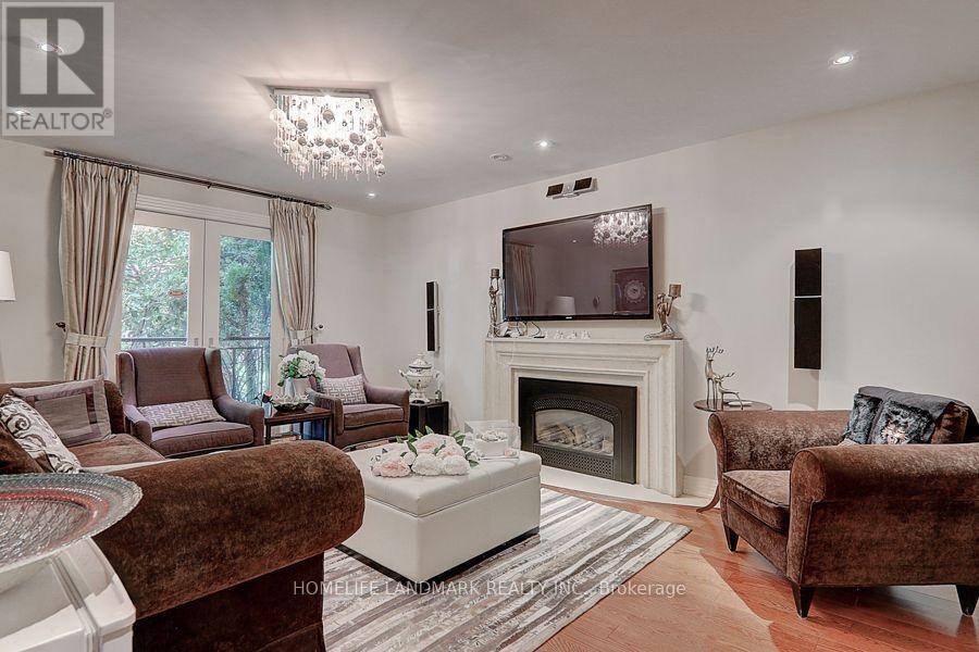 35 Gardiner Road, Toronto, Ontario  M5P 3B6 - Photo 5 - C13000450