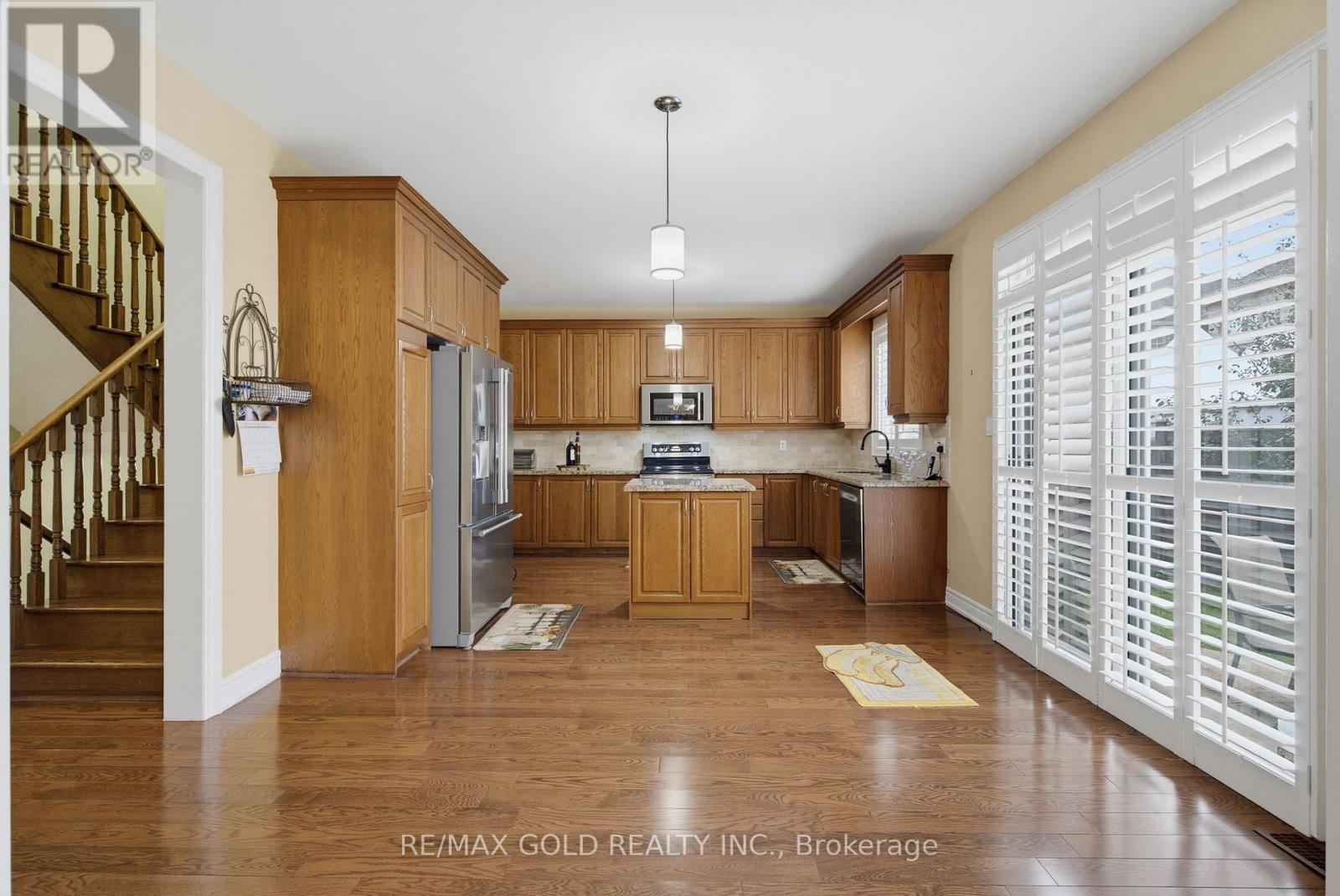 34 Lexington Road, Brampton, Ontario  L6P 2B6 - Photo 5 - W13774416