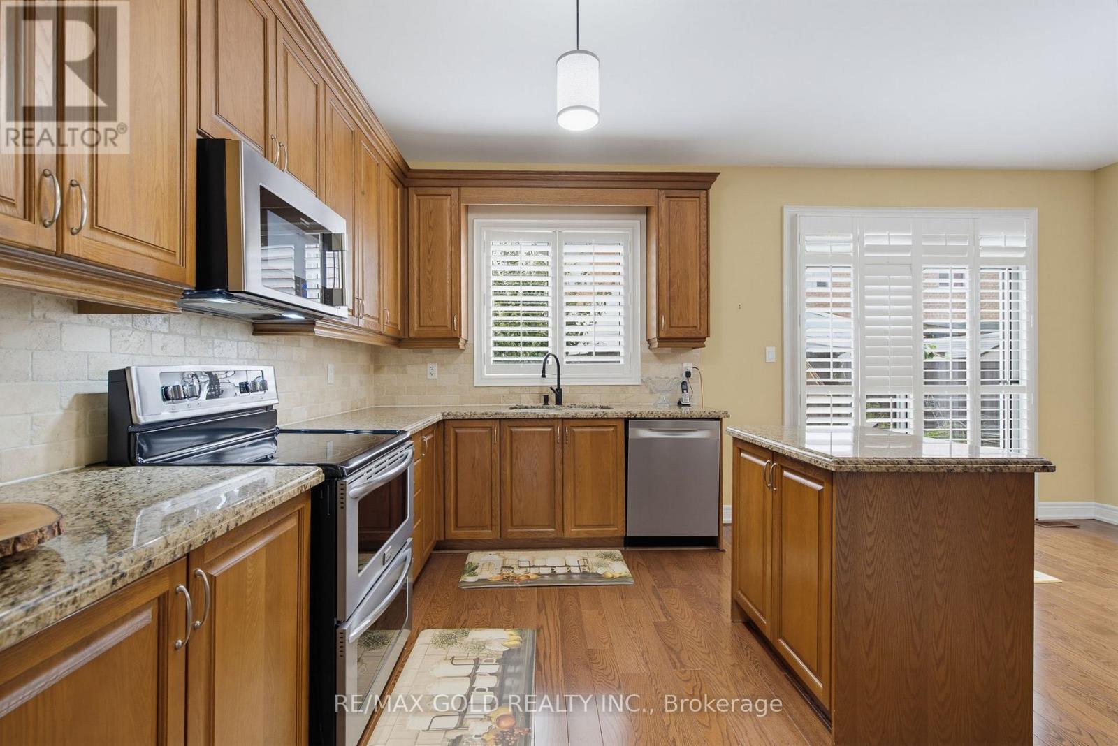 34 Lexington Road, Brampton, Ontario  L6P 2B6 - Photo 8 - W13774416