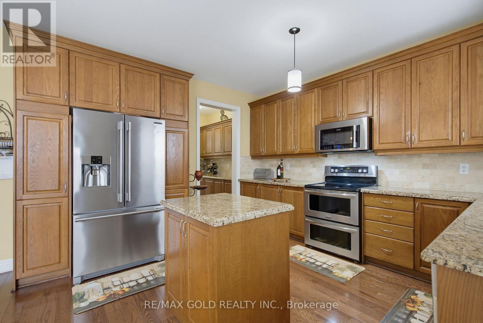 34 Lexington Road, Brampton, Ontario  L6P 2B6 - Photo 7 - W13774416