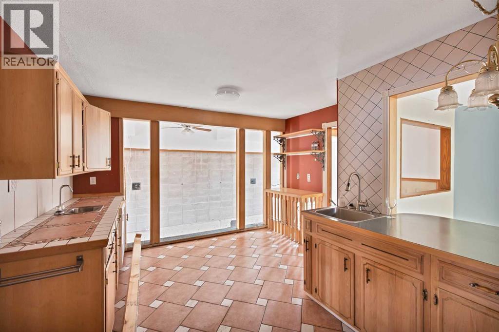 732 Sabrina Road SW, Calgary, Alberta  T2W 0P3 - Photo 9 - A2343314