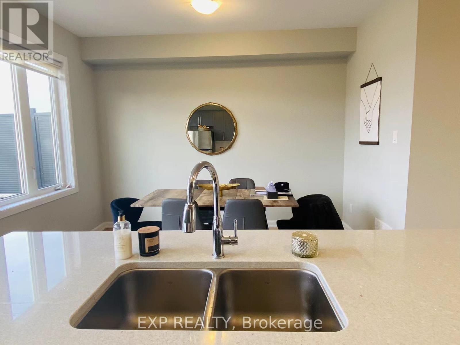 1075 Speedvale Court, Ottawa, Ontario  K2T 0P6 - Photo 12 - X13777468